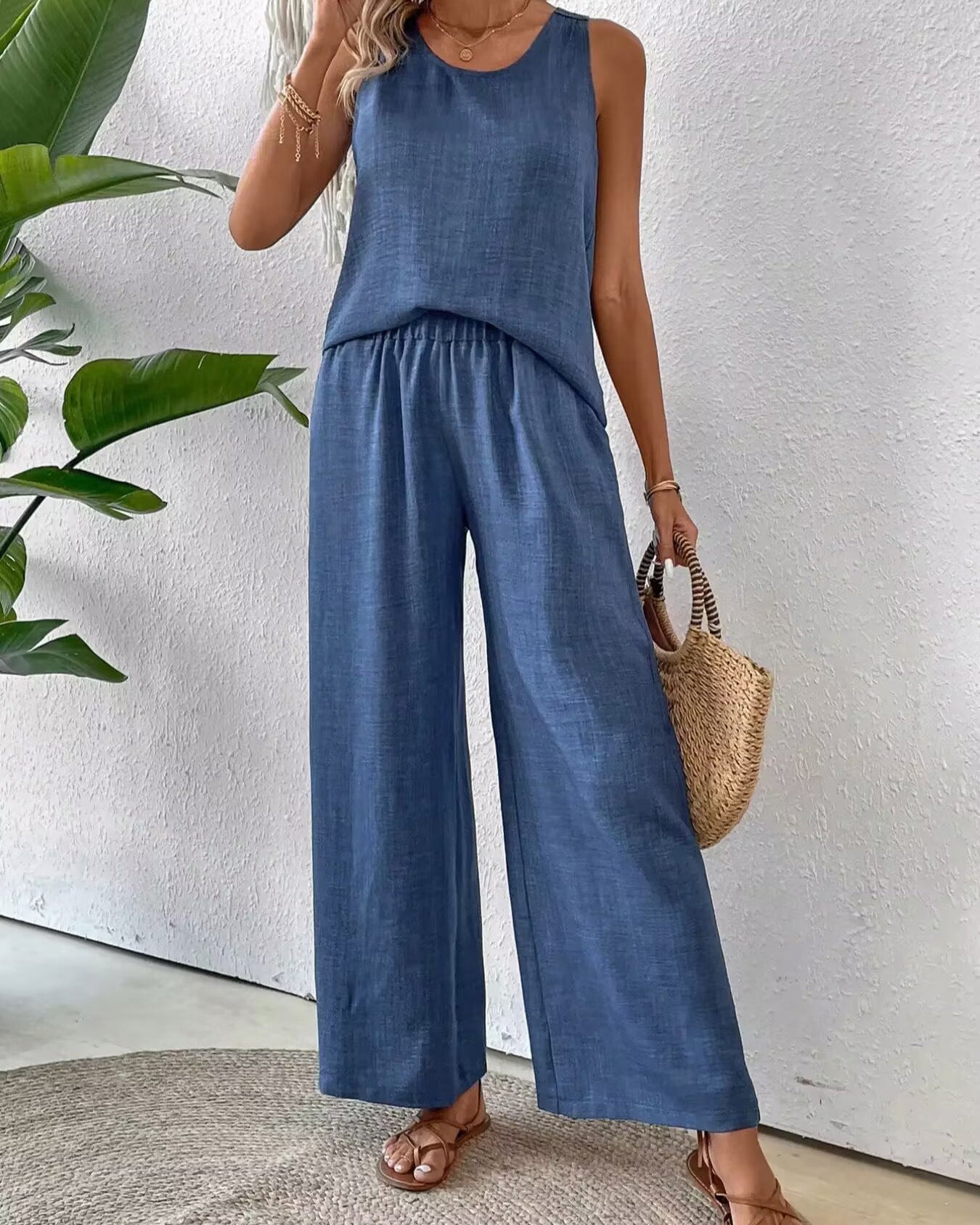 Women's Sleeveless Solid Color Back Hollow Lace Suit