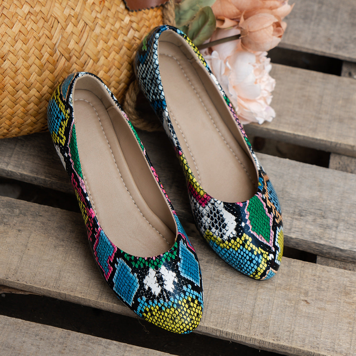 Women's Fashion Casual Flat Pointed Toe Shoes
