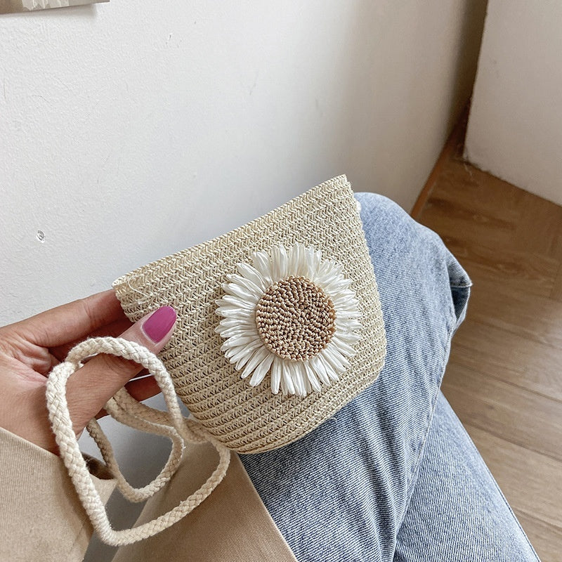 Internet Celebrity Rattan Bucket Bag Beach Vacation Weaving