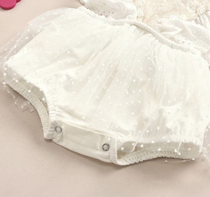 Sleeveless lace baby creeper